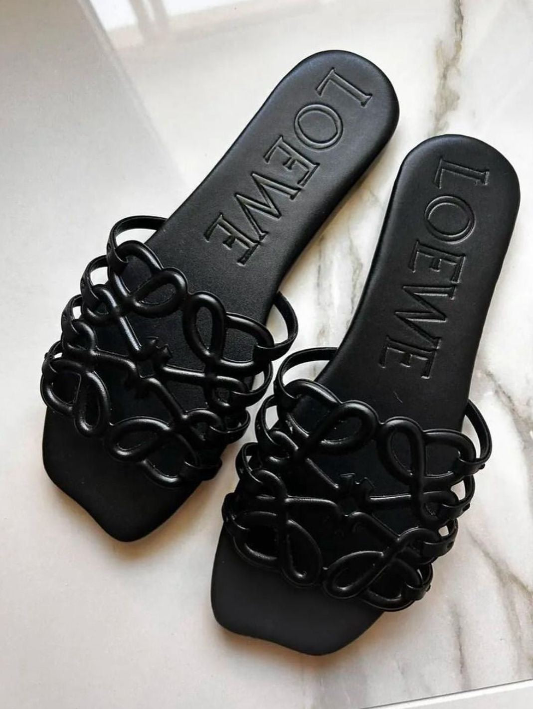 Loewe Petal Anagram Slide