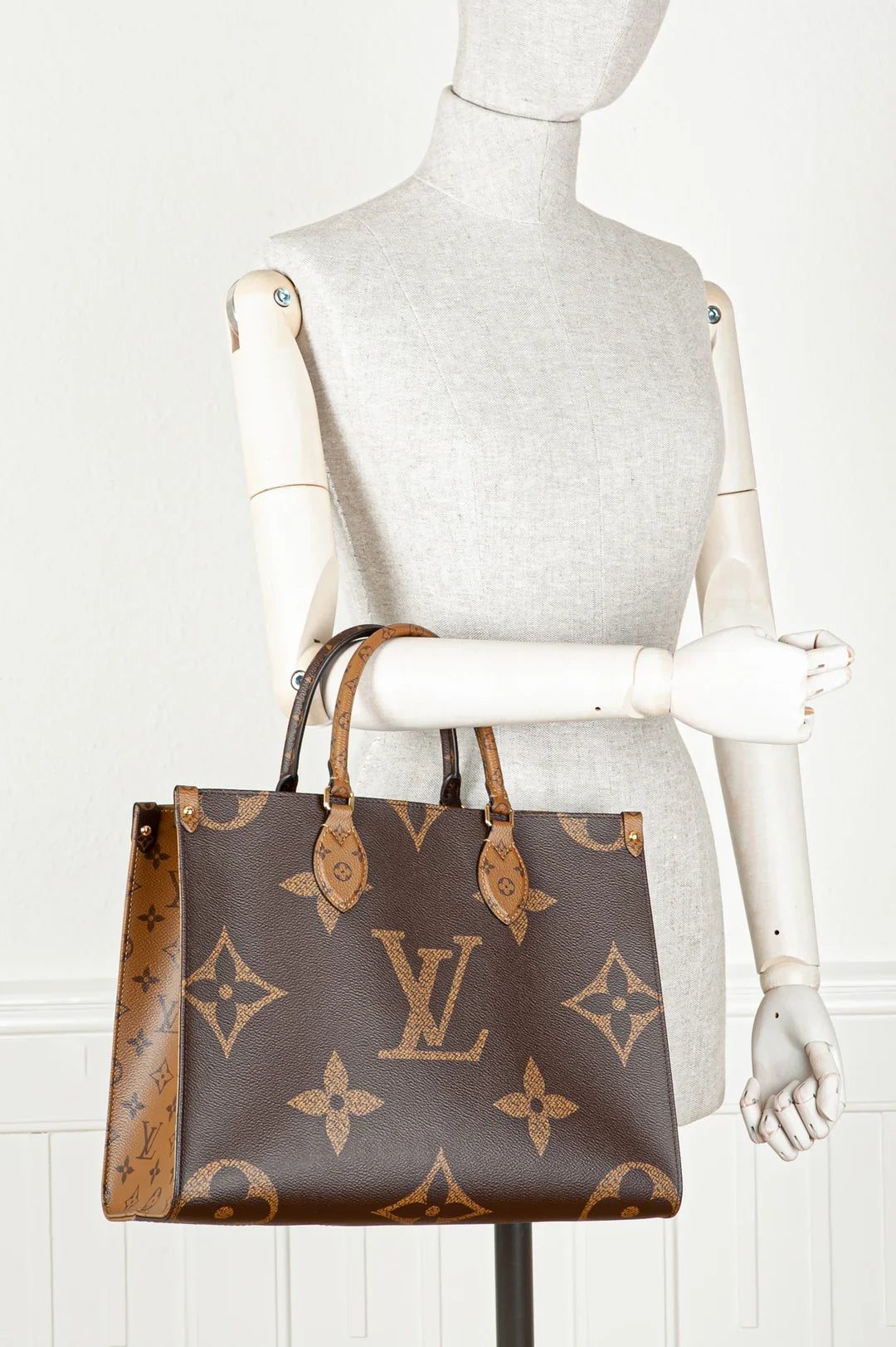 Louis Vuitton OnTheGo GM Tote Bag | LV